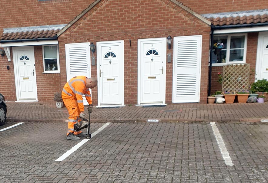 Thermoplastic line painting for car parks
